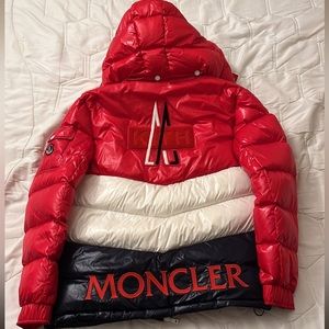 Moncler x Kith Classic Down Puffer Jacket Red/White/Navy - Size 4